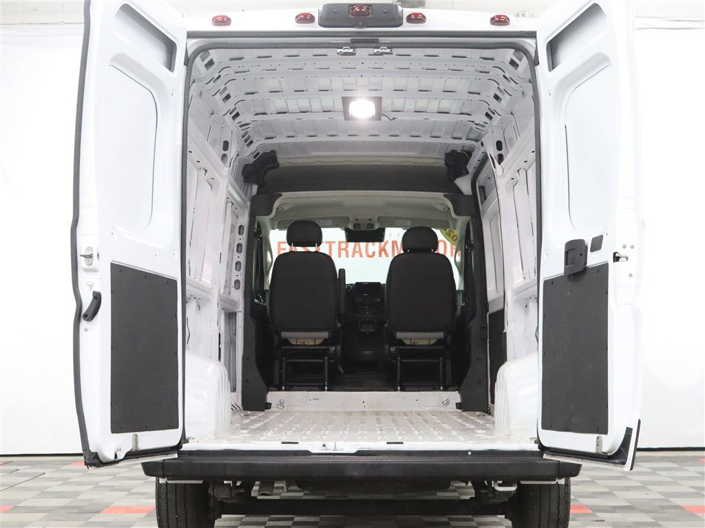 Used 2024 RAM ProMaster 2500 w/ Convenience Group FWD image 6