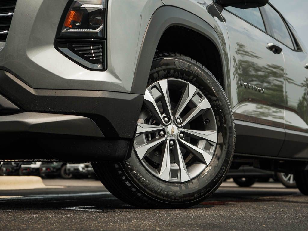 New 2027 Chevrolet Equinox LT w/ Convenience Package II AWD/4WD image 6