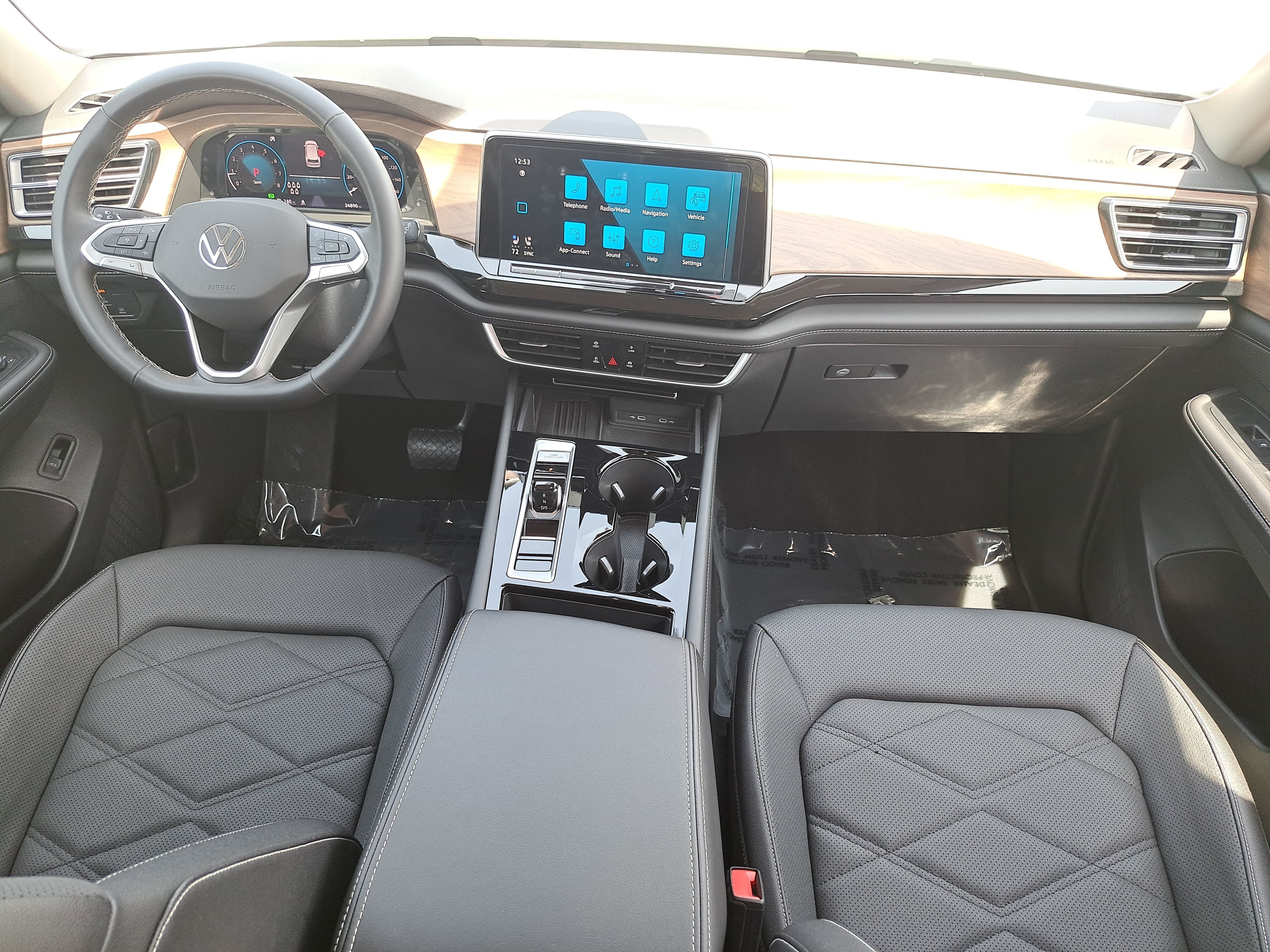 Used 2025 Volkswagen Atlas SE AWD/4WD image 9