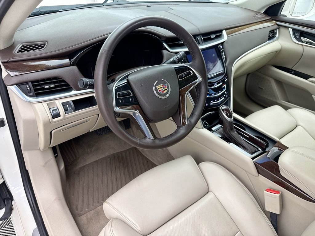 Used 2013 Cadillac XTS Luxury image 9