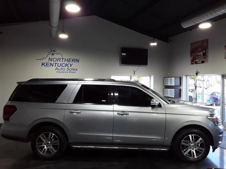 Used 2023 Ford Expedition Max Limited RWD image 4