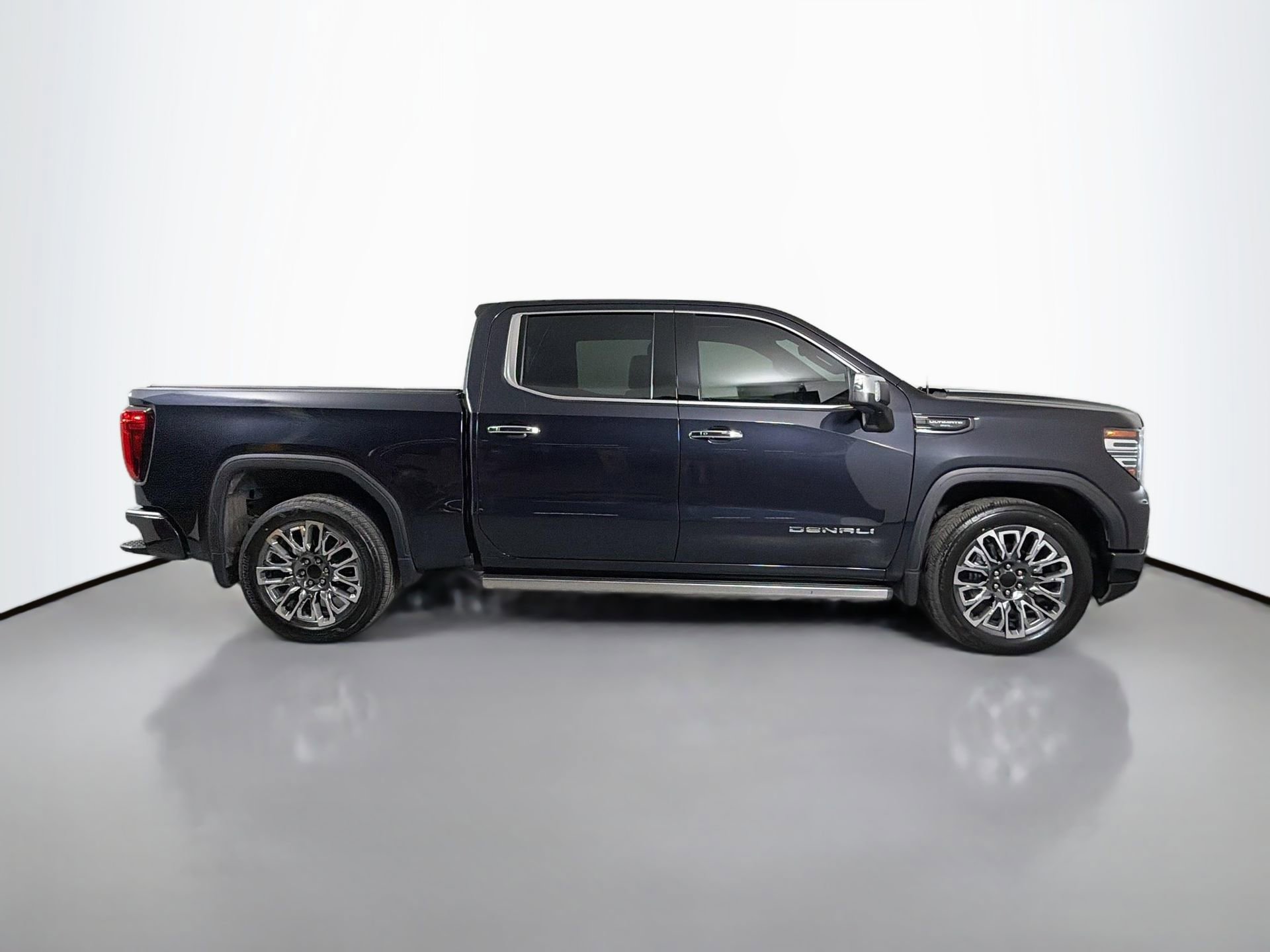 Used 2023 GMC Sierra 1500 Denali Ultimate image 5