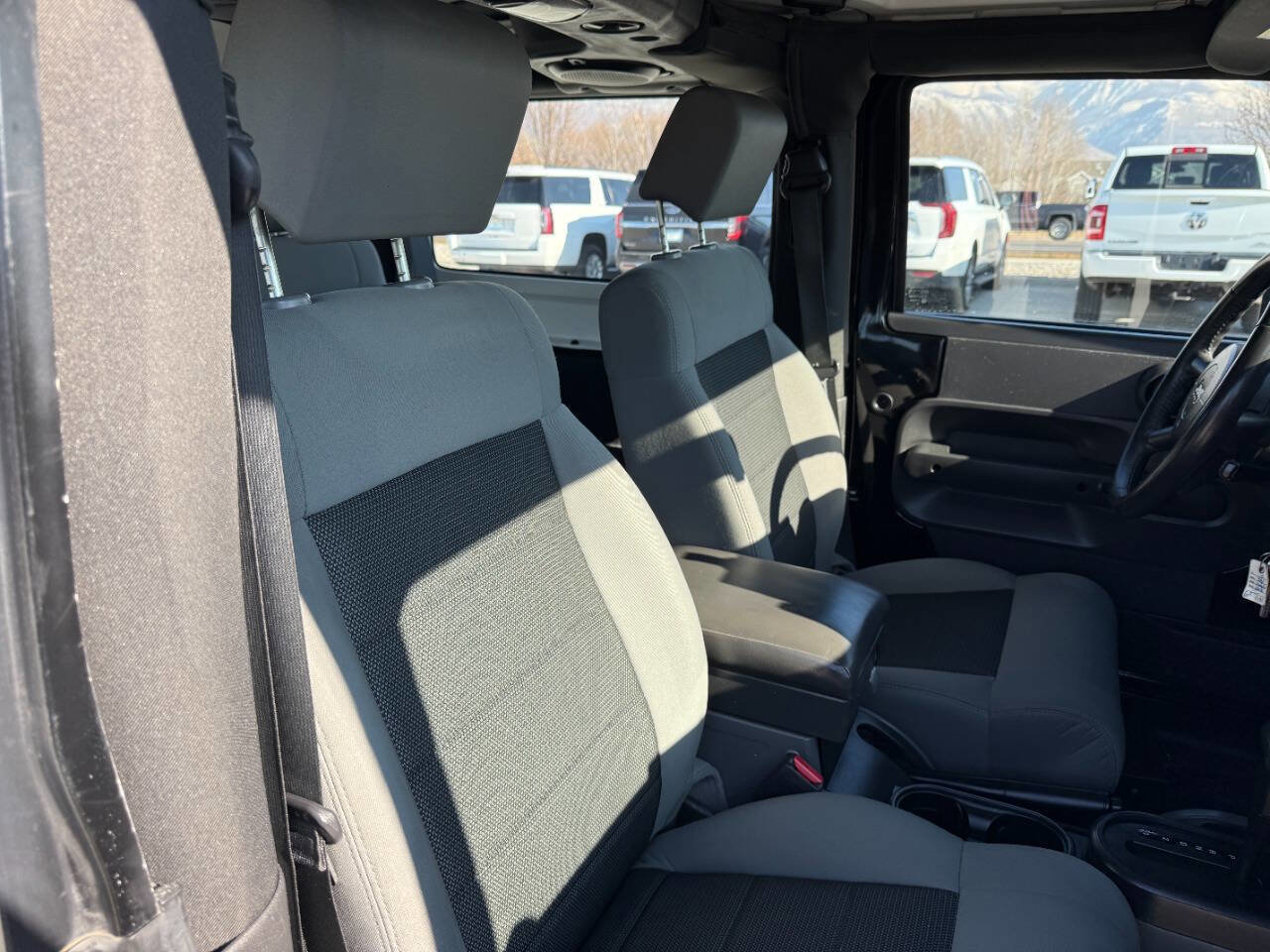 Used 2010 Jeep Wrangler Rubicon w/ PWR Convenience Group image 27