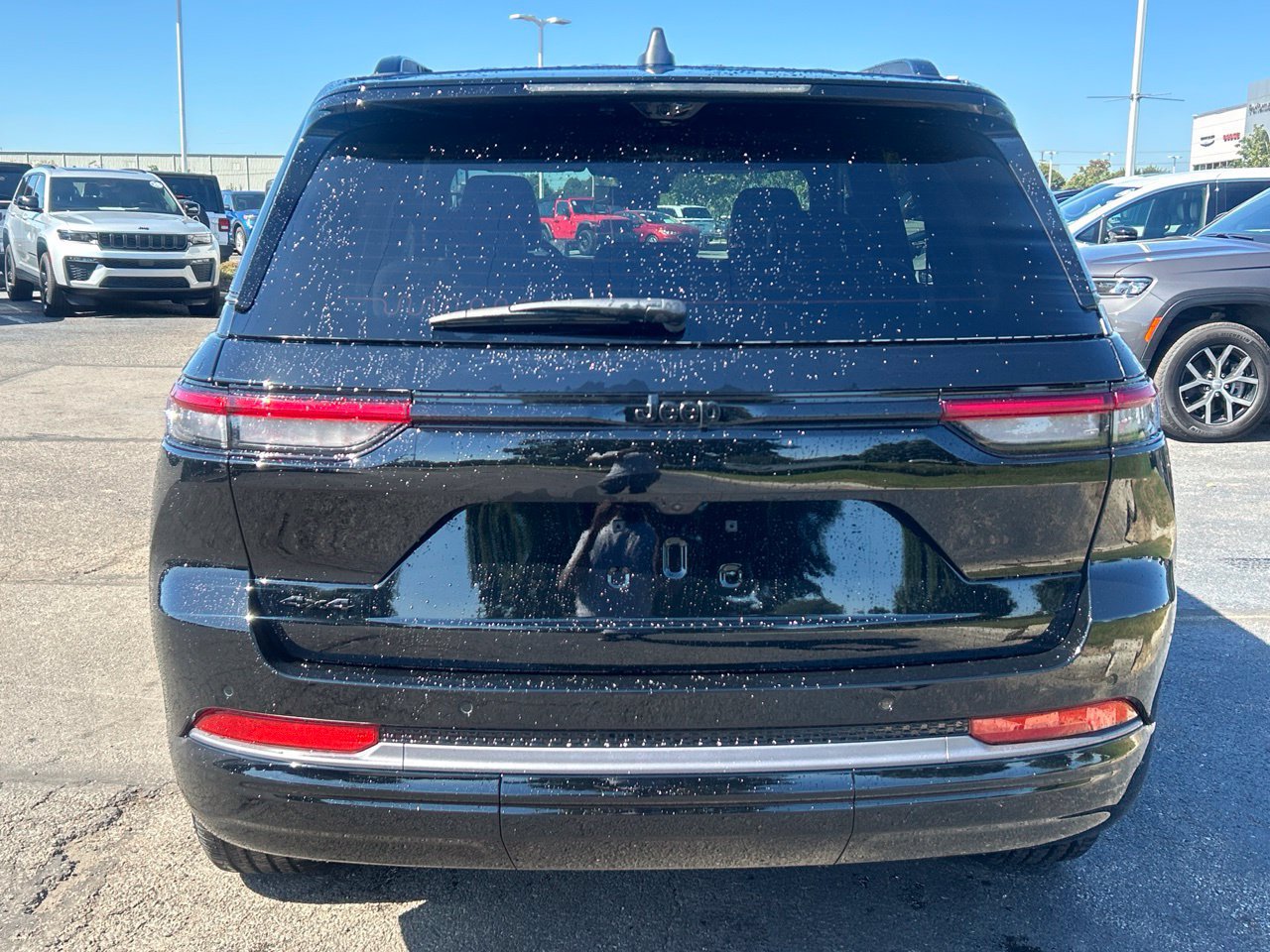 New 2027 Jeep Grand Cherokee Limited AWD/4WD image 3