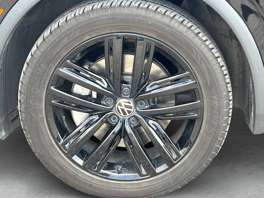 Used 2022 Volkswagen Tiguan SE R-Line FWD image 23