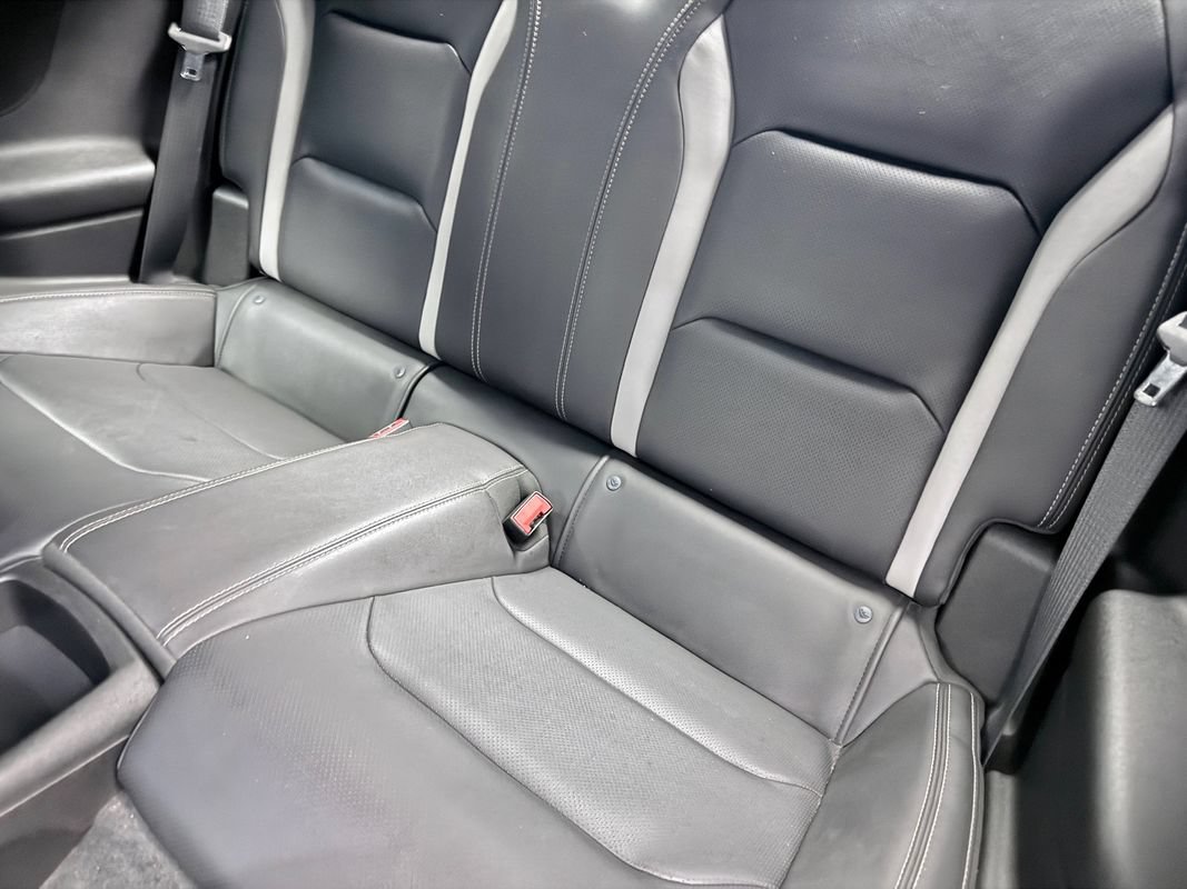 Used 2018 Chevrolet Camaro SS RWD image 13
