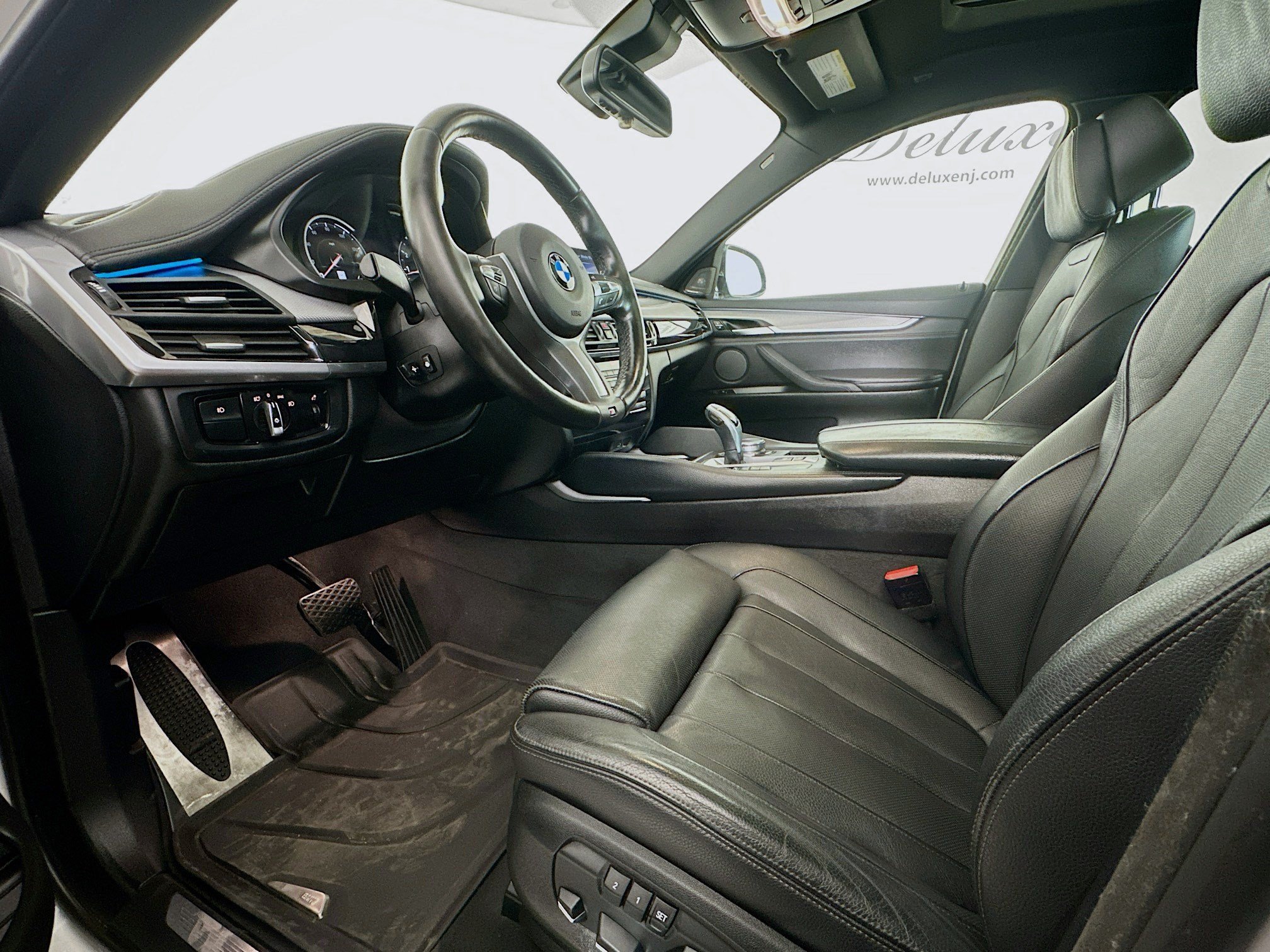 Used 2019 BMW X6 xDrive50i w/ M Sport Package AWD/4WD image 7