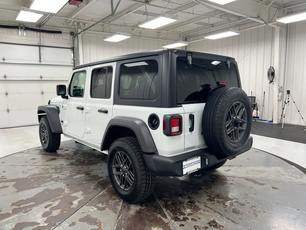 Used 2025 Jeep Wrangler Unlimited Sport AWD/4WD image 4