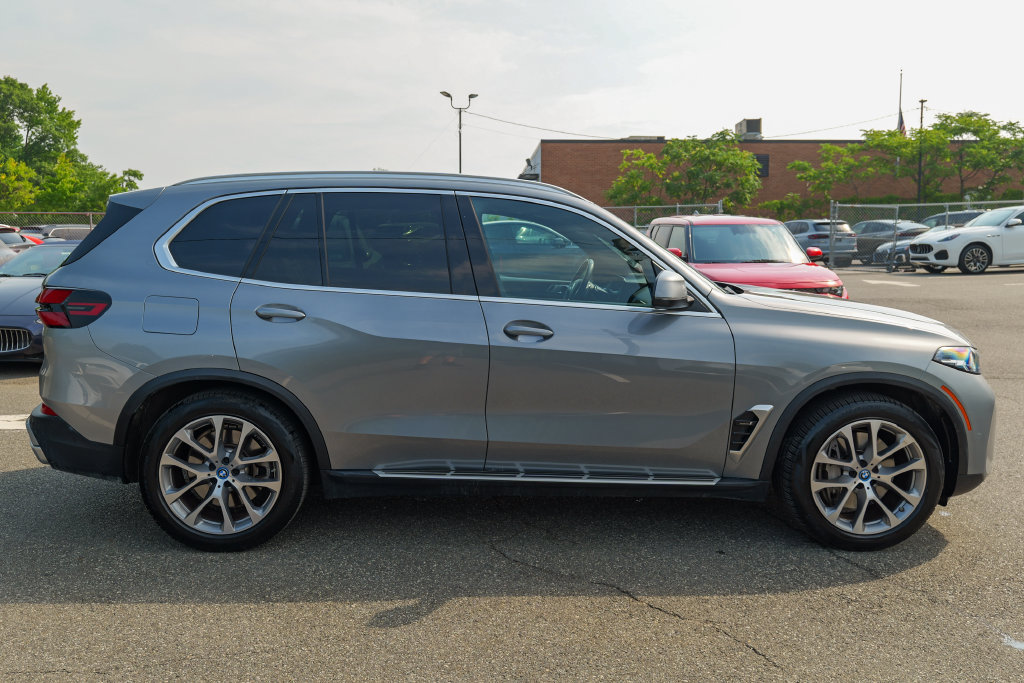 Used 2024 BMW X5 xDrive50e AWD/4WD image 8