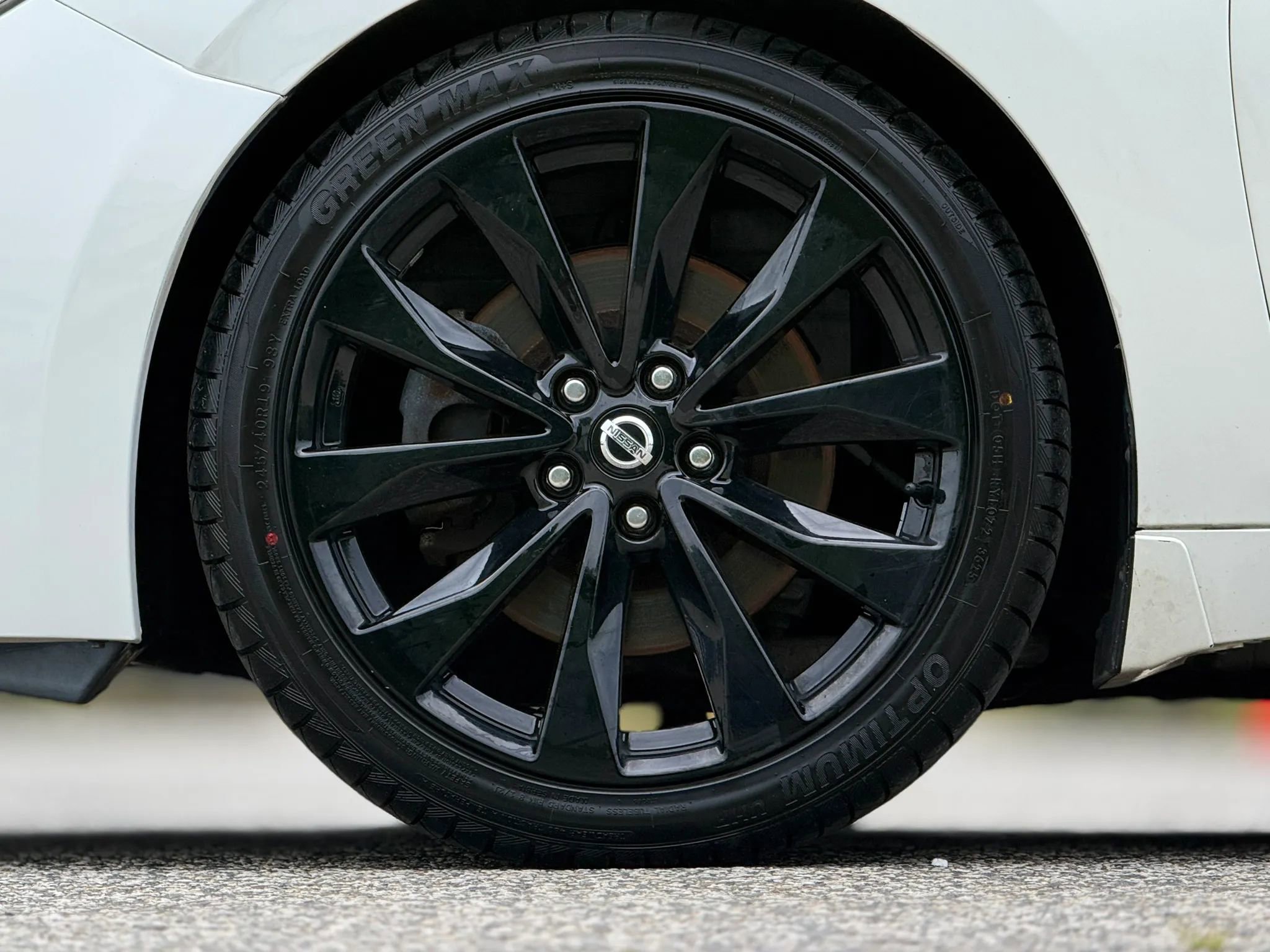 Used 2016 Nissan Maxima SR w/ Midnight Edition FWD image 30