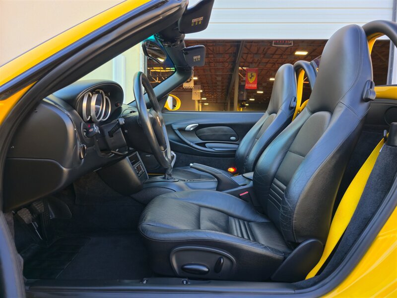 Used 2003 Porsche Boxster RWD image 16