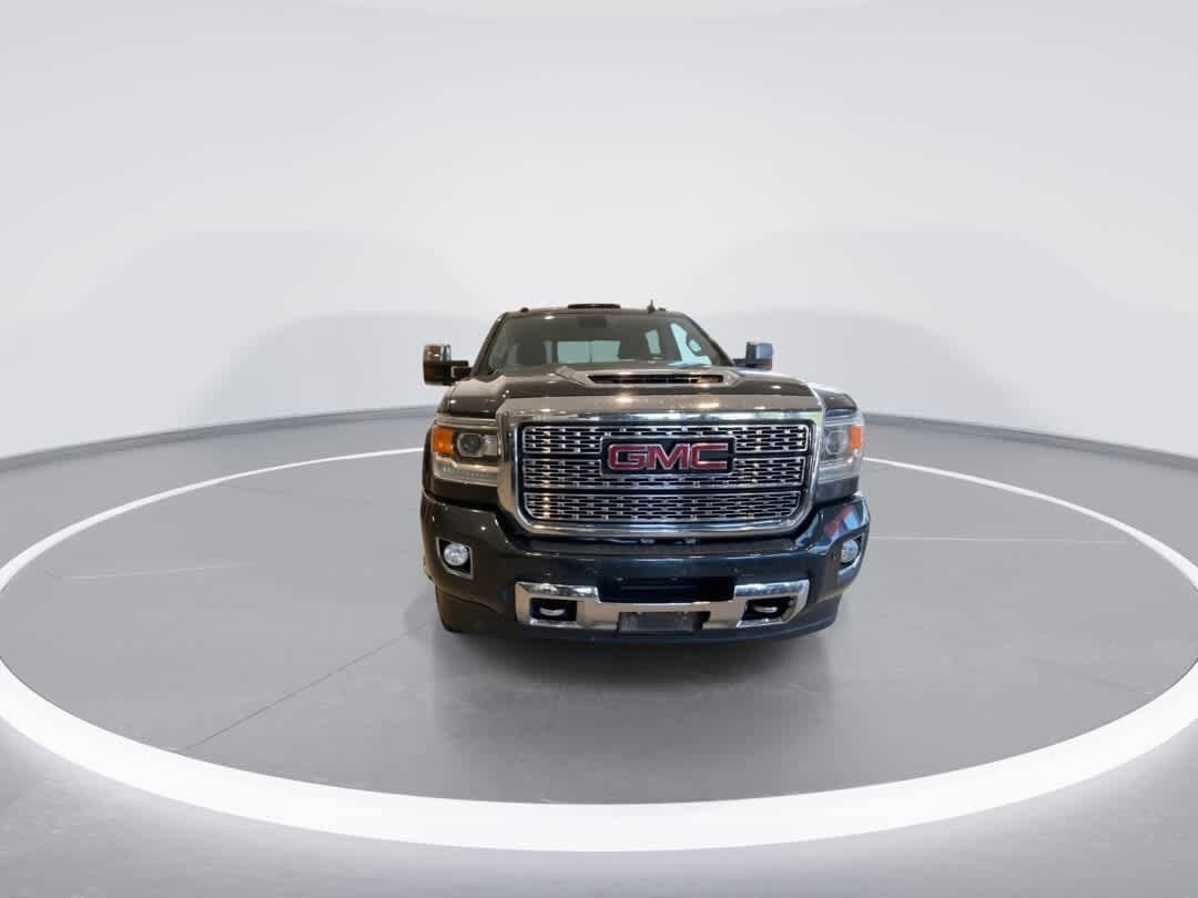 Used 2018 GMC Sierra 3500 Denali w/ Duramax Plus Package AWD/4WD image 3