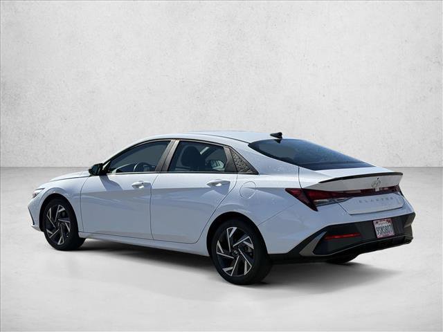 Certified 2025 Hyundai Elantra Sport w/ Cargo Package image 7