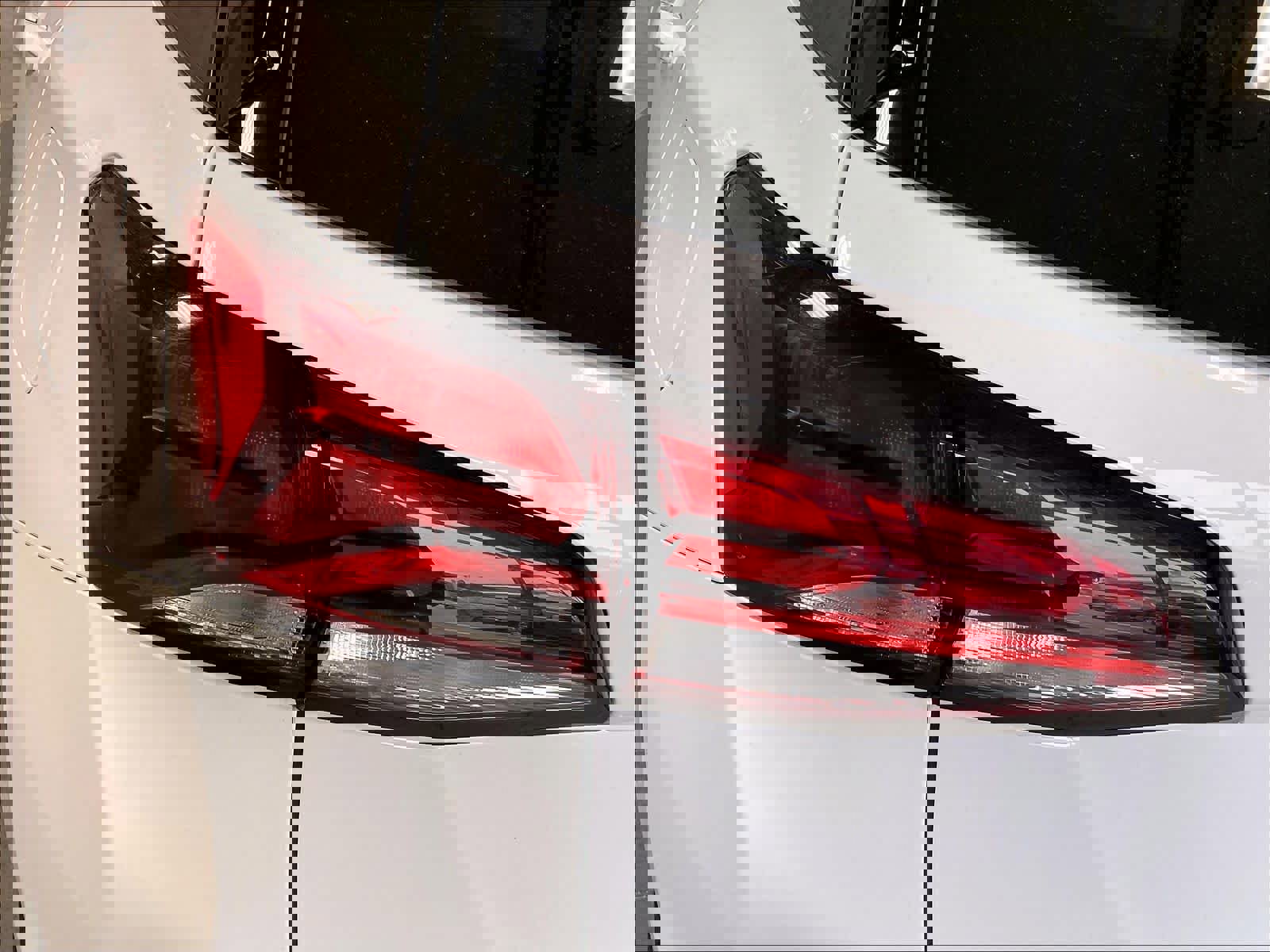 Used 2024 Chevrolet Equinox LT image 32