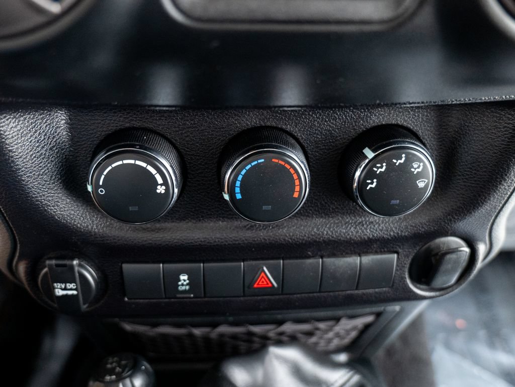 Used 2018 Jeep Wrangler Sport AWD/4WD image 44