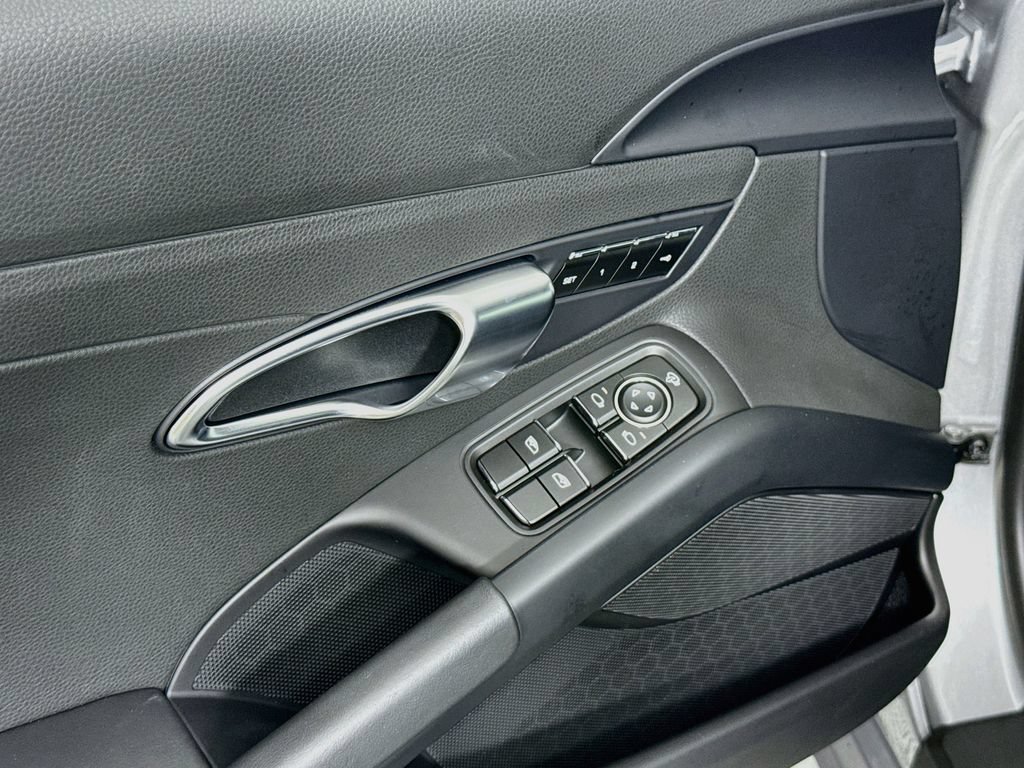 Certified 2024 Porsche 718 Cayman S RWD image 18