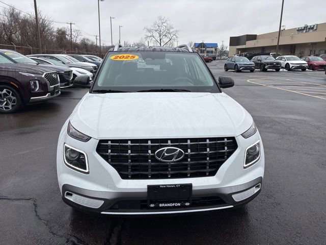 Certified 2025 Hyundai Venue Limited image 2