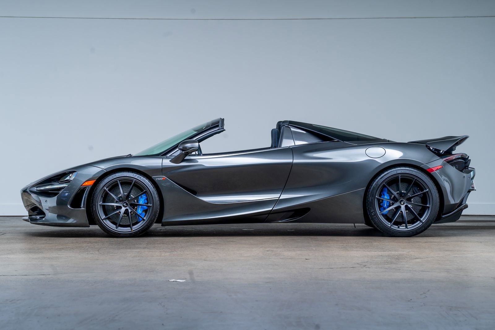 Used 2020 McLaren 720S Performance RWD image 4