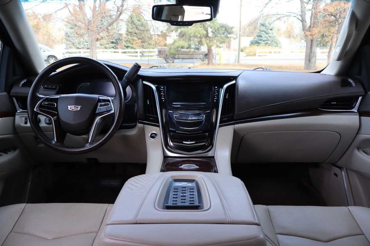 Used 2016 Cadillac Escalade ESV Premium image 16