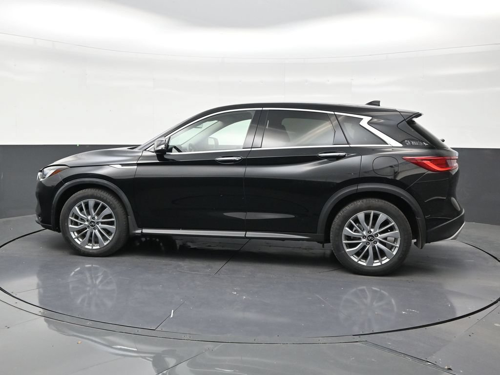 Used 2023 INFINITI QX50 Pure FWD image 2