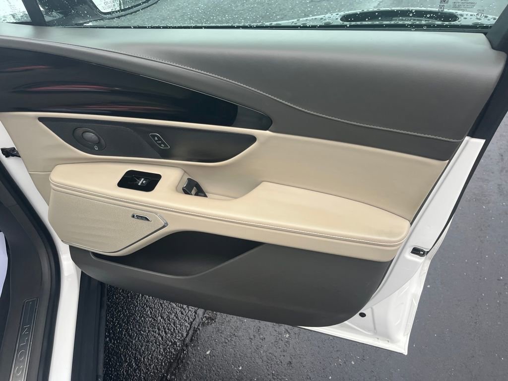 Used 2024 Lincoln Nautilus Reserve w/ Equipment Group 202A image 32