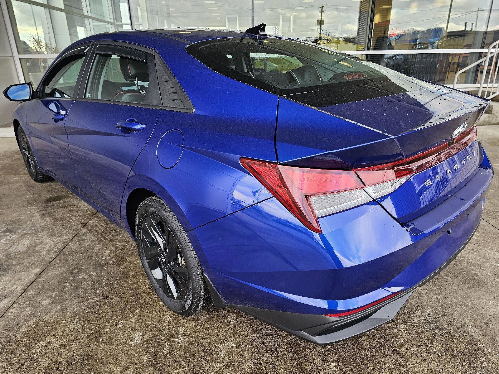 Used 2023 Hyundai Elantra SEL image 3