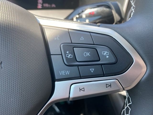 New 2025 Volkswagen Tiguan SE image 30