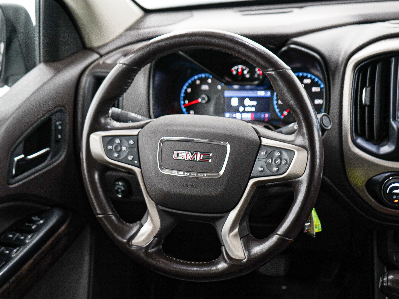 Used 2021 GMC Canyon Denali AWD/4WD image 14