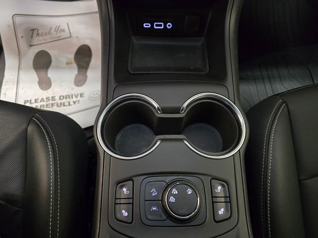 Used 2023 GMC Terrain SLT w/ Elevation Edition image 22