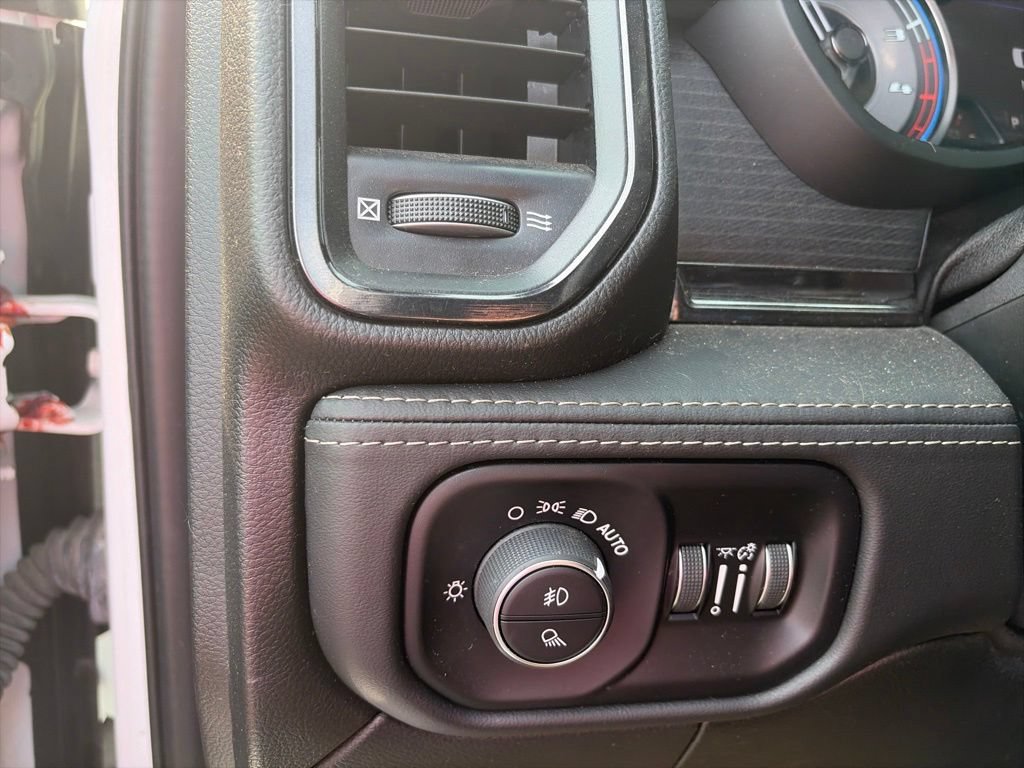 Used 2022 RAM 3500 Limited AWD/4WD image 26