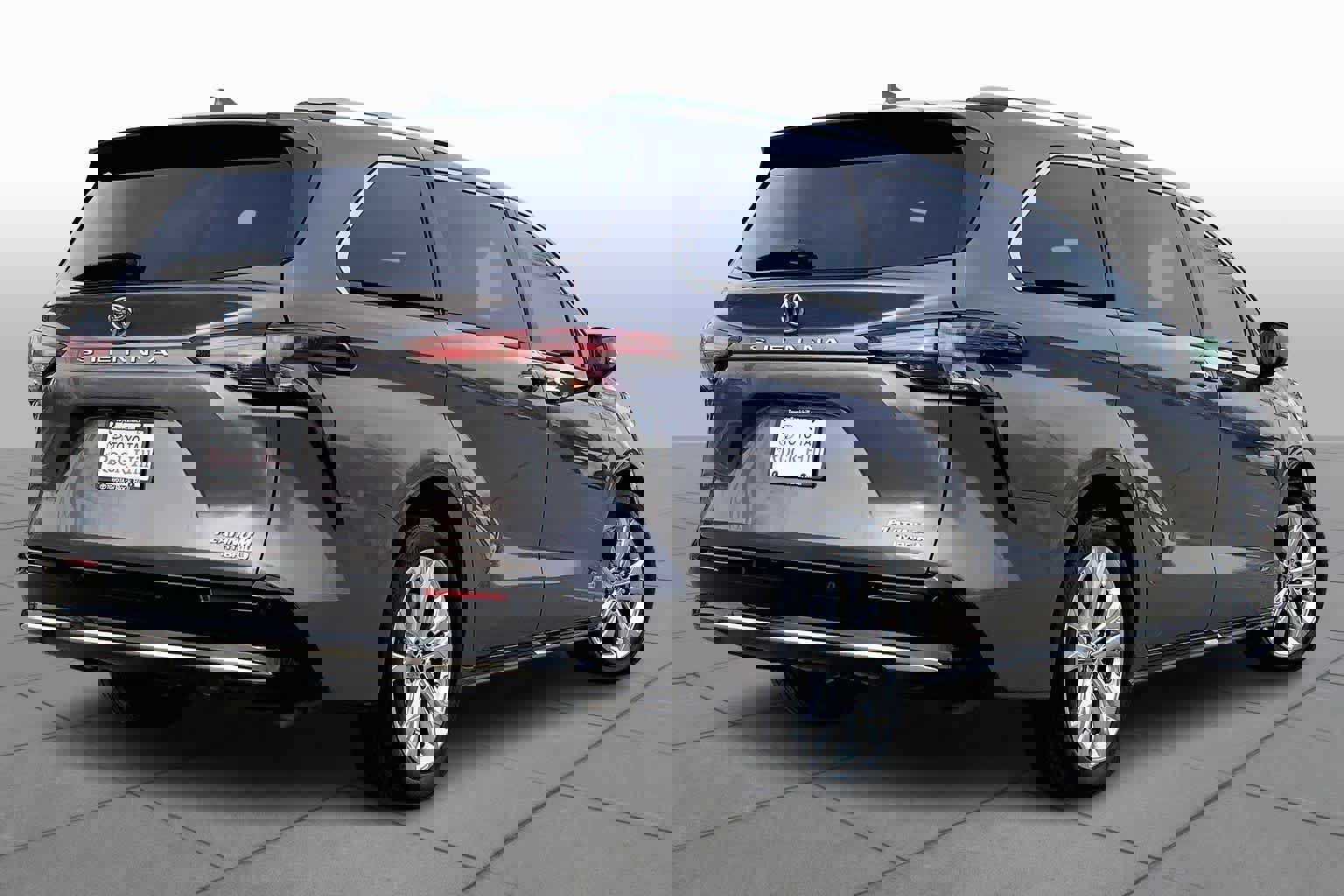 Certified 2021 Toyota Sienna Platinum image 23