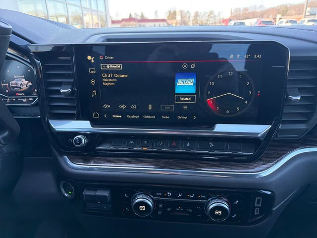 Used 2024 GMC Sierra 1500 SLE image 21