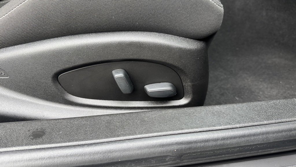 Used 2019 Chevrolet Camaro LT image 16