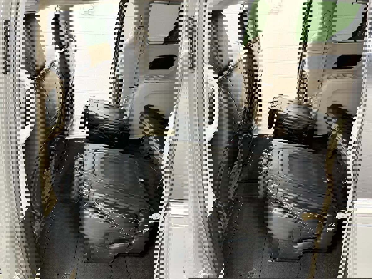 Used 2022 Chrysler Pacifica Touring-L image 14