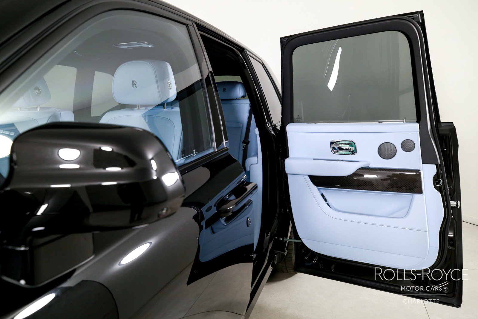 New 2027 Rolls-Royce Cullinan Black Badge AWD/4WD image 18