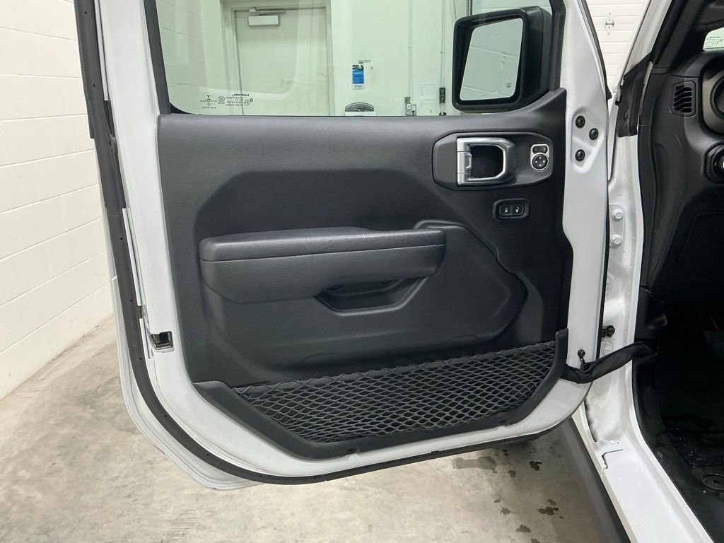 Used 2022 Jeep Wrangler Unlimited Sport AWD/4WD image 17