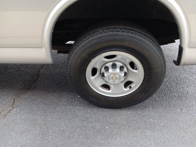 Used 2020 Chevrolet Express 3500 w/ Driver Convenience Package image 37