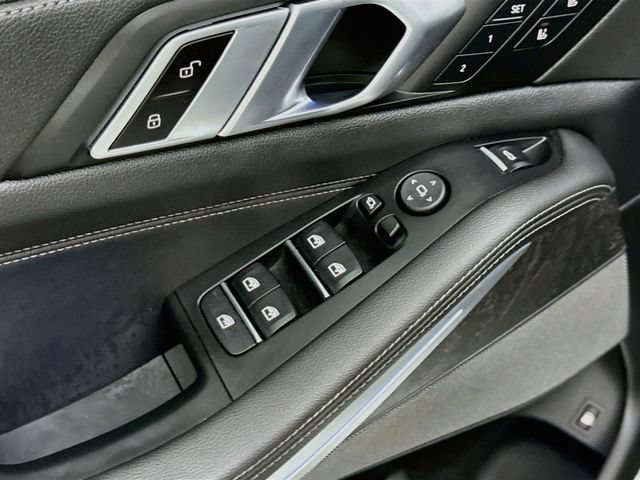 Used 2022 BMW X5 xDrive45e w/ M Sport Package AWD/4WD image 18