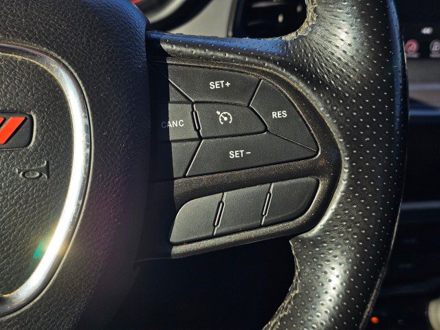 Used 2022 Dodge Challenger SXT RWD image 26