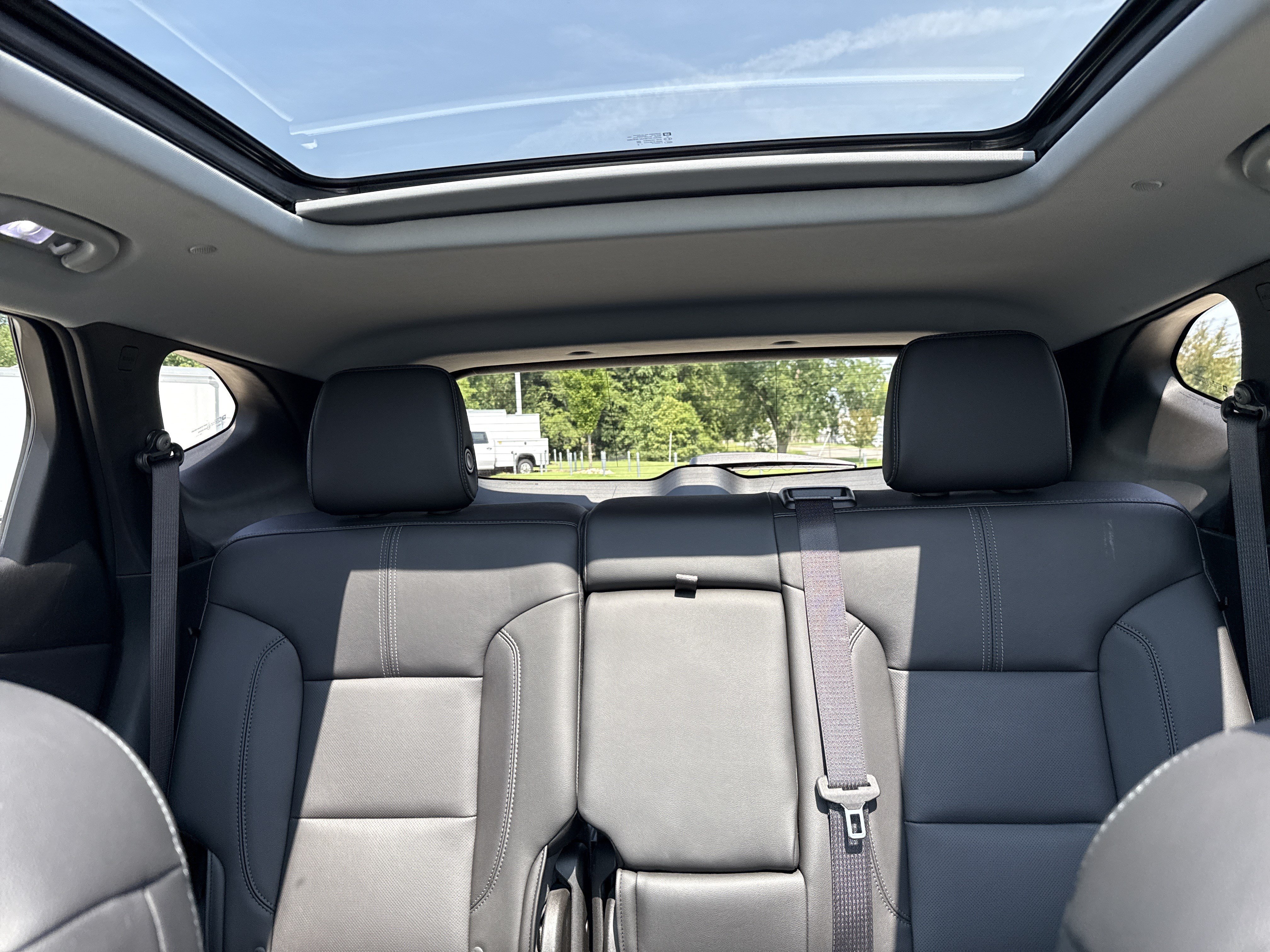 Used 2020 Chevrolet Blazer LT w/ Sound & Technology Package FWD image 39