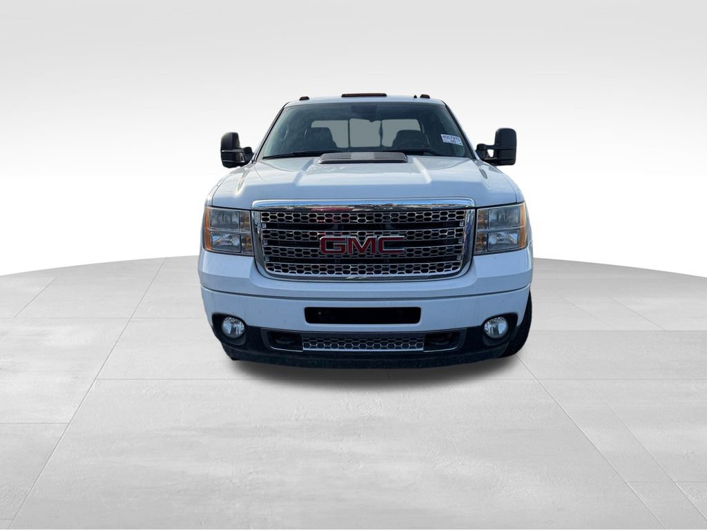 Used 2011 GMC Sierra 3500 Denali image 3