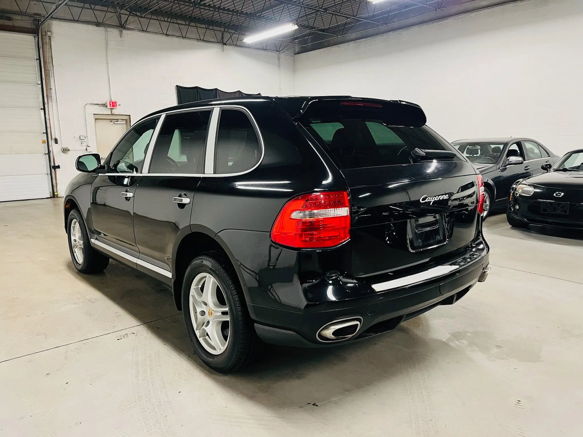 Used 2010 Porsche Cayenne image 6
