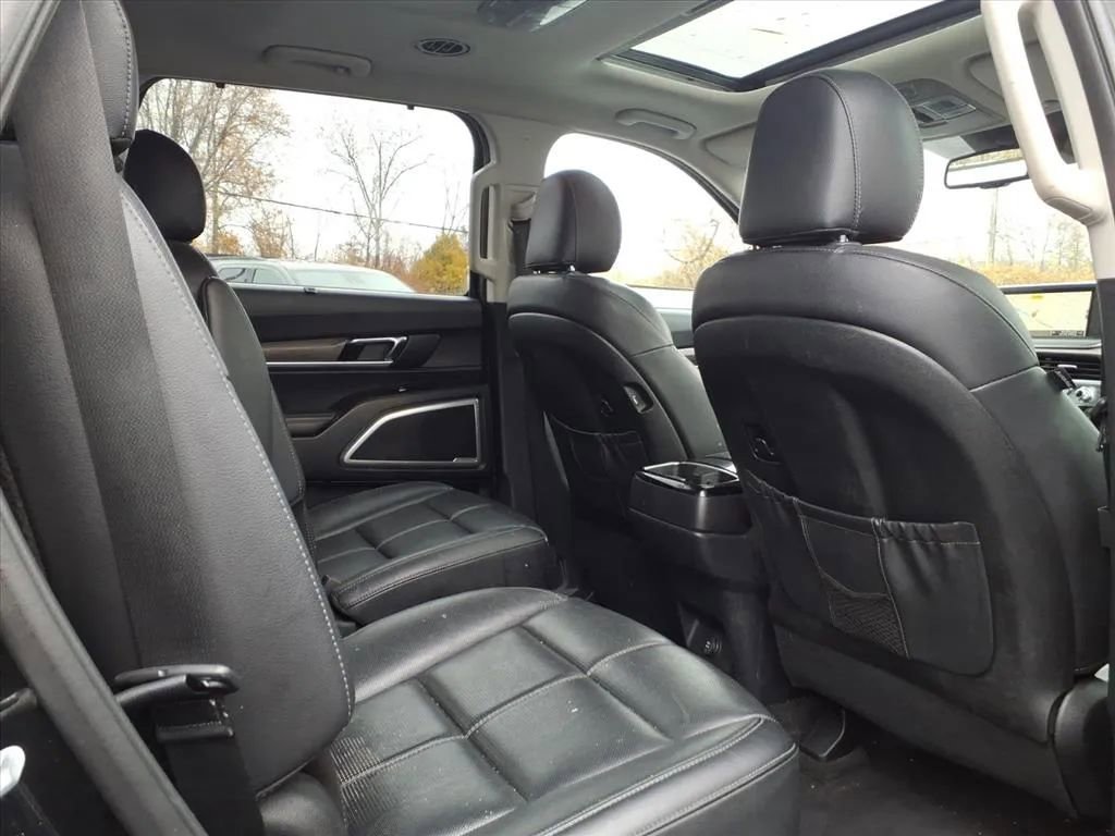 Used 2020 Kia Telluride EX w/ EX Premium Package image 16
