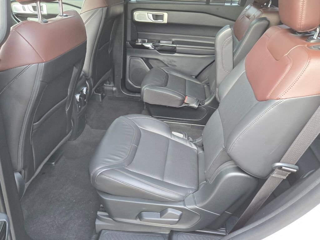 Used 2023 Ford Explorer Platinum w/ Technology Package image 22