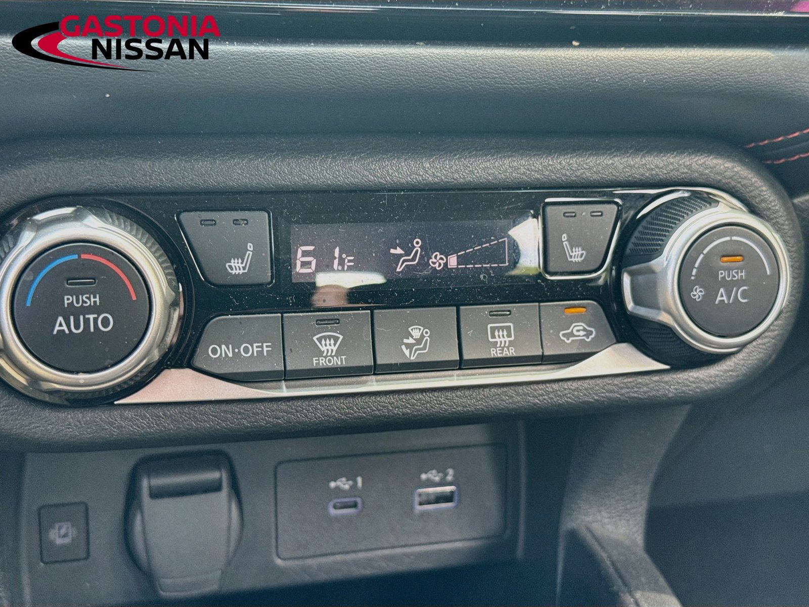 Used 2024 Nissan Versa SR FWD image 19