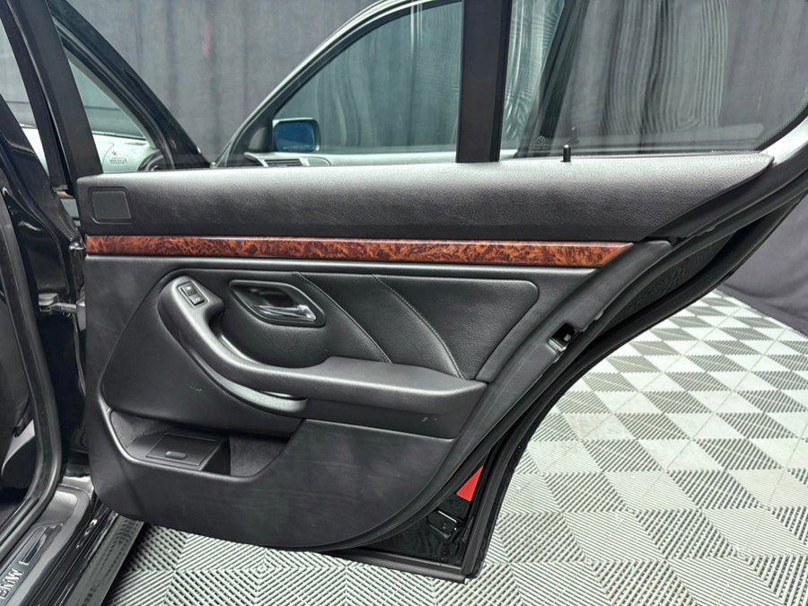 Used 2000 BMW 528i Sedan image 26