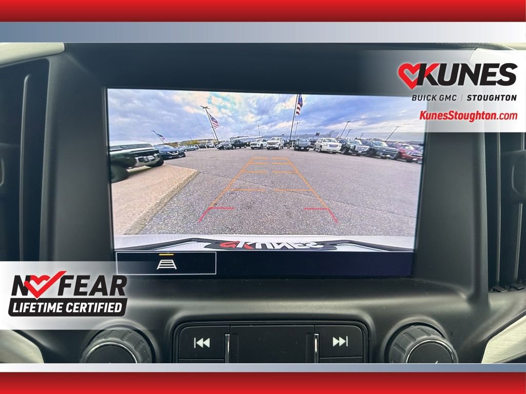 Used 2023 GMC Terrain SLT image 32