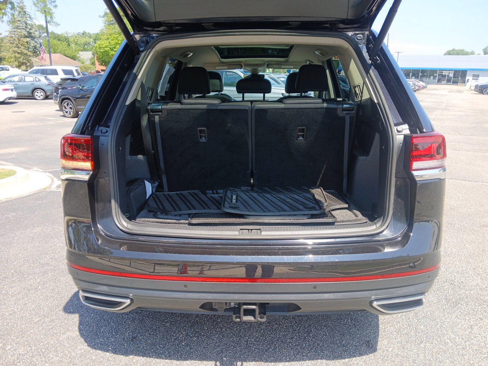 Used 2023 Volkswagen Atlas SEL AWD/4WD image 25