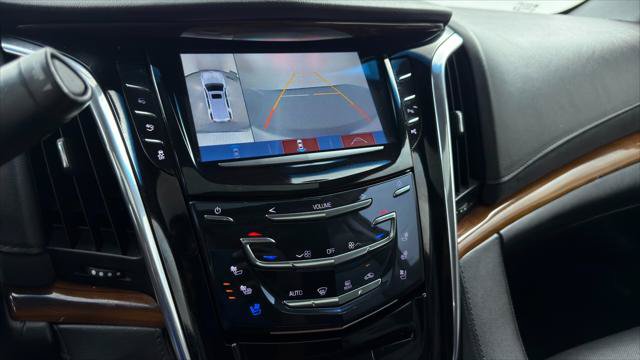 Used 2018 Cadillac Escalade ESV Luxury RWD image 26