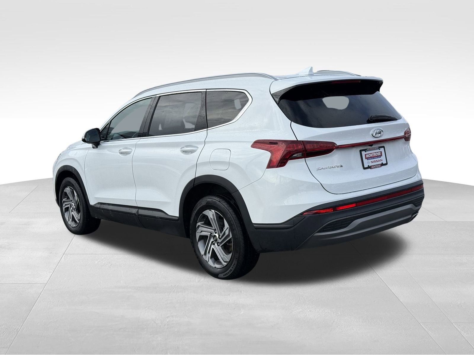 Used 2023 Hyundai Santa Fe SEL image 3